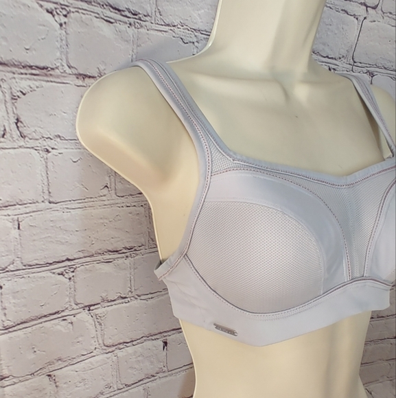 Chantelle High Impact Grey Convertible Bra 32D - Picture 3 of 12